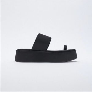 Zara Low Heel Platform Sandals Black Toe Strap